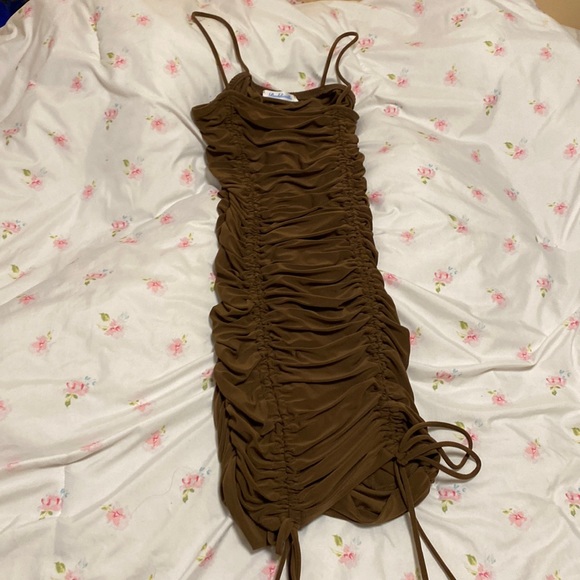 SOLD NWOT mocha brown ruched dress - Picture 1 of 4